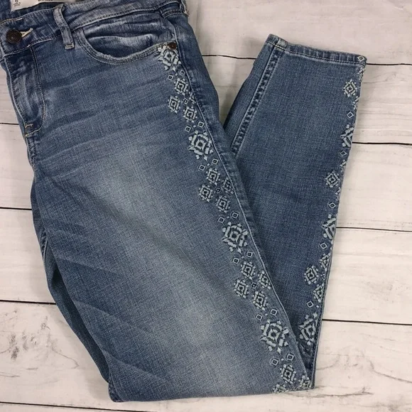 Abercrombie & Fitch Blue Jeans Embroidered Size 28 - Picture 10 of 10